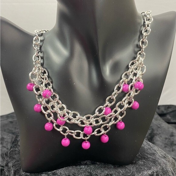 NWT Paparazzi 3 Piece Set Silver Chain Fuchsia Beads Necklace Earrings Bracelet - Picture 3 of 4